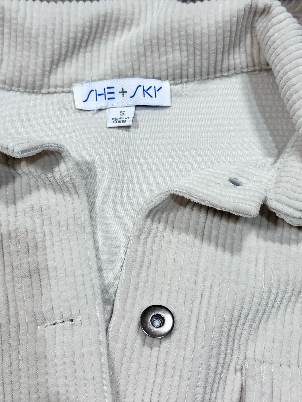 She + Sky Bubble Sleeve Button Down Cream Corduroy Shacket - Picture 8 of 13